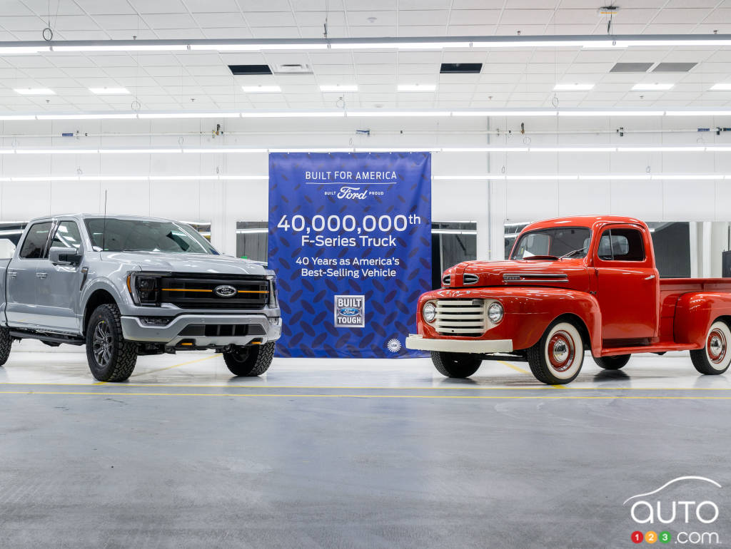 Le 40 millionième camion série F de Ford, avec un Ford F-1 de 1950